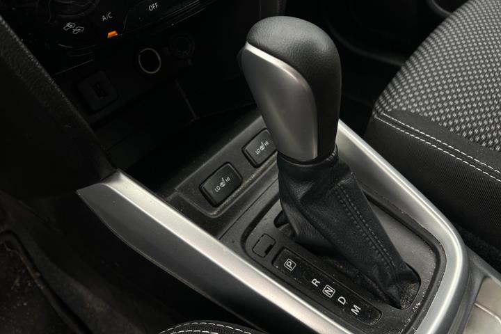 Grøn Suzuki Vitara fra 2015