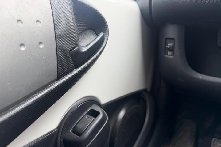 Grøn Peugeot 107 fra 2012