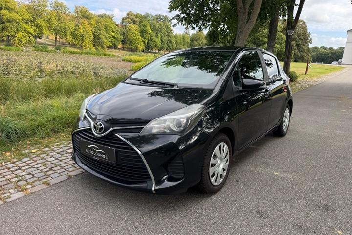 Sort Toyota Yaris fra 2015