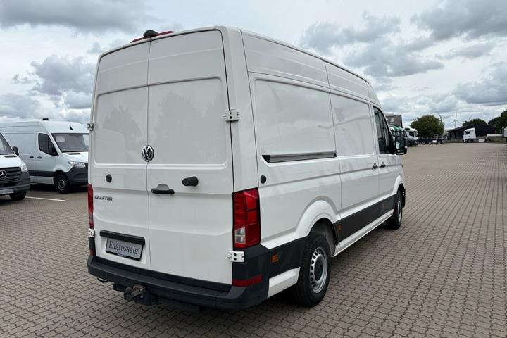 Hvid VW Crafter 35 fra 2023