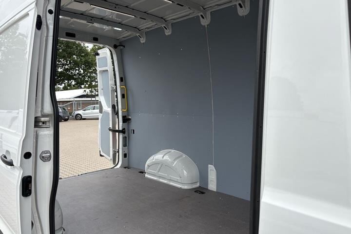 Hvid VW Crafter 35 fra 2023