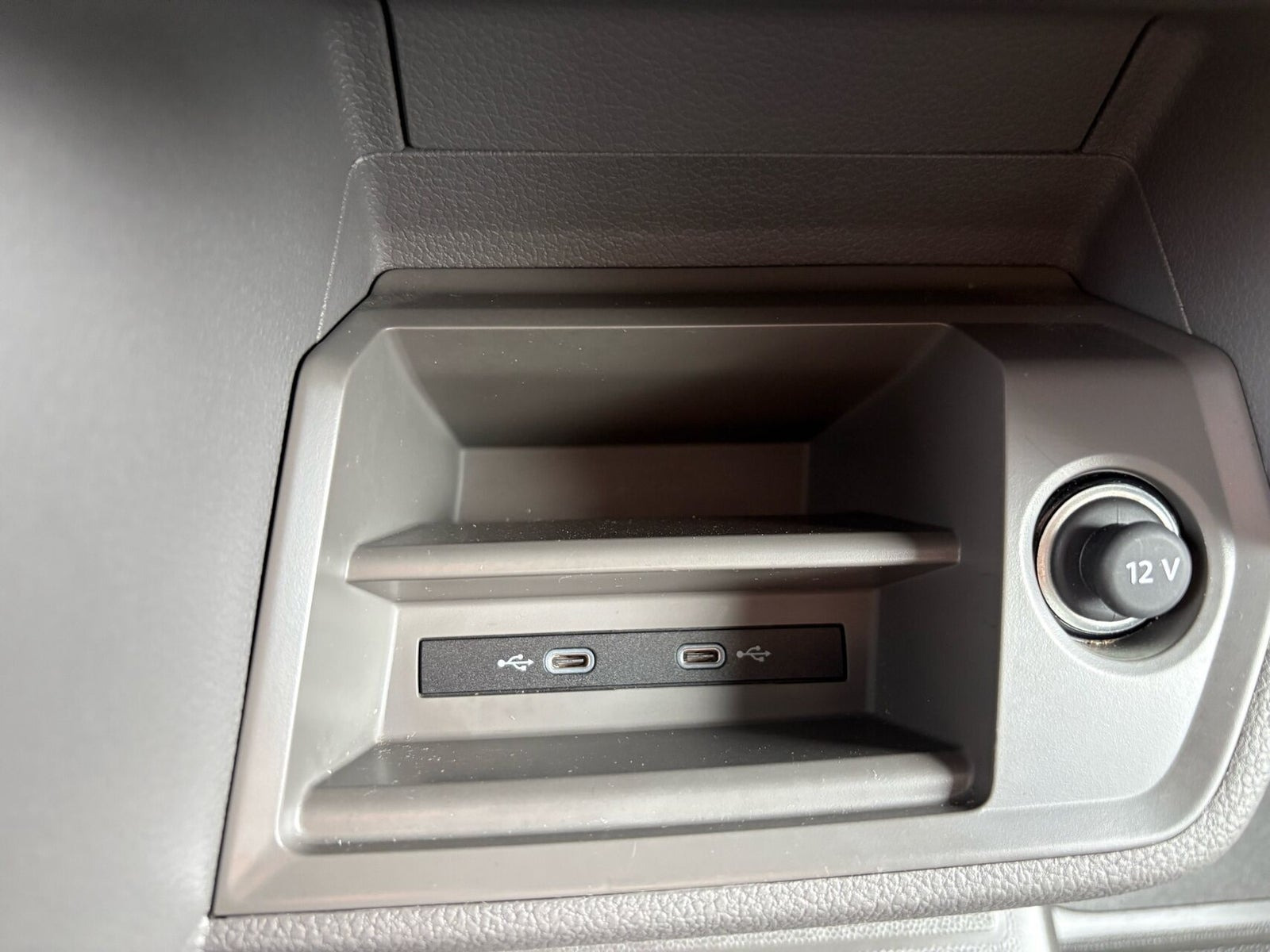 Hvid VW Crafter 35 fra 2023