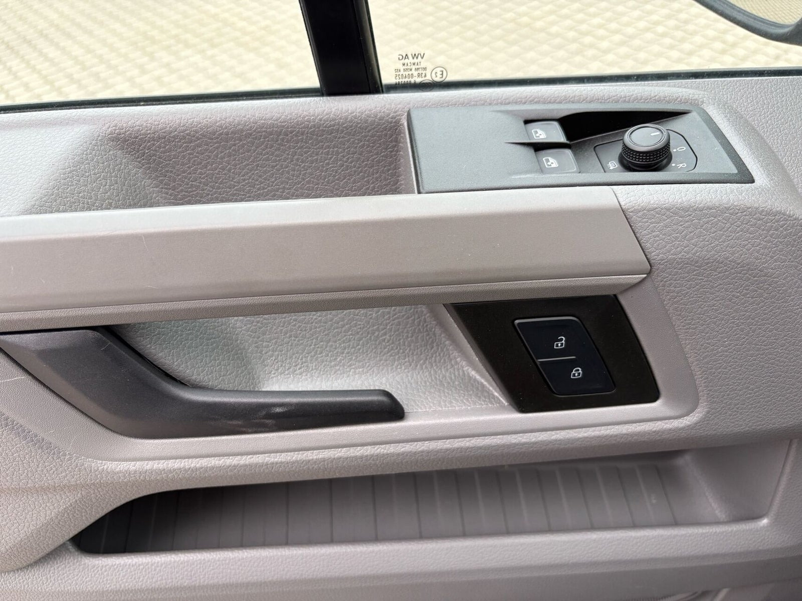 Hvid VW Crafter 35 fra 2023