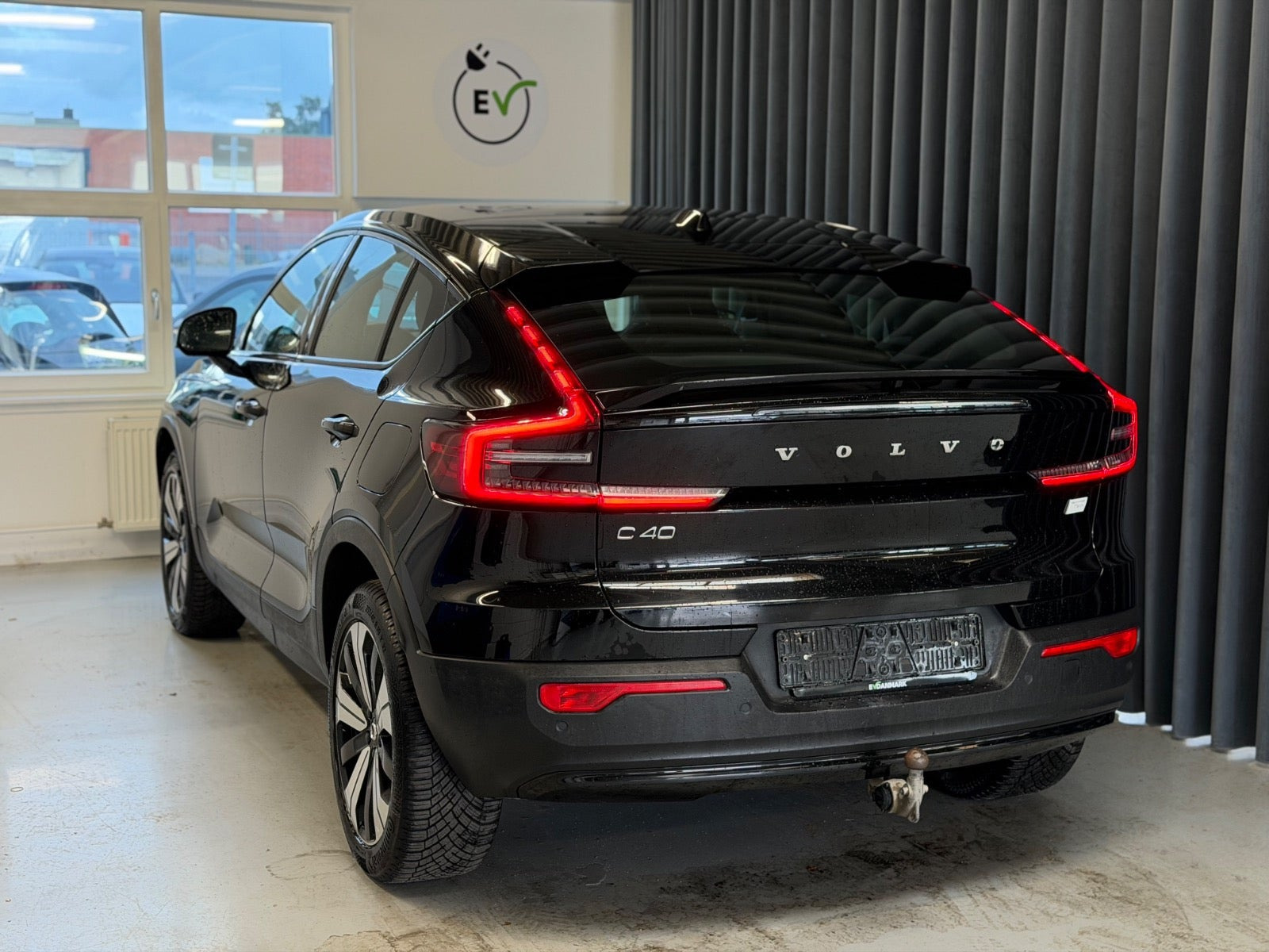 Sort Volvo C40 fra 2023