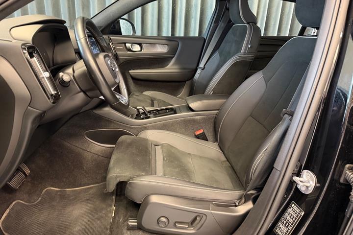 Sort Volvo C40 fra 2023