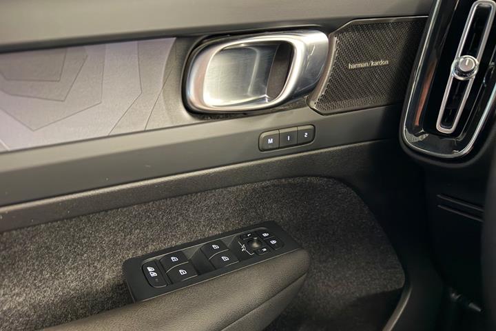 Sort Volvo C40 fra 2023