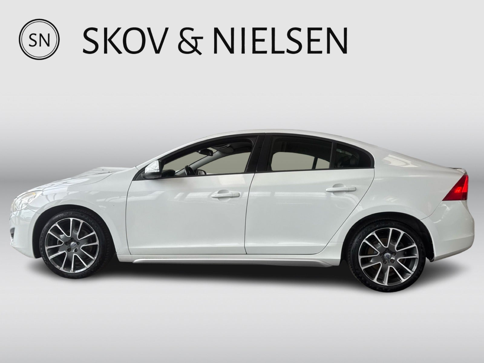 Hvid Volvo S60 fra 2010