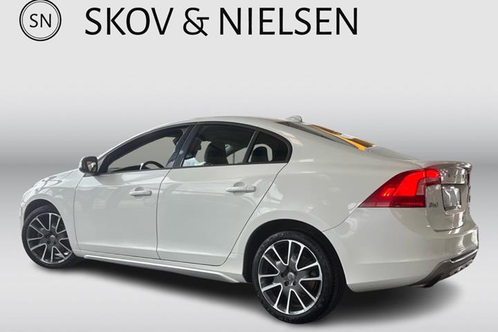 Hvid Volvo S60 fra 2010