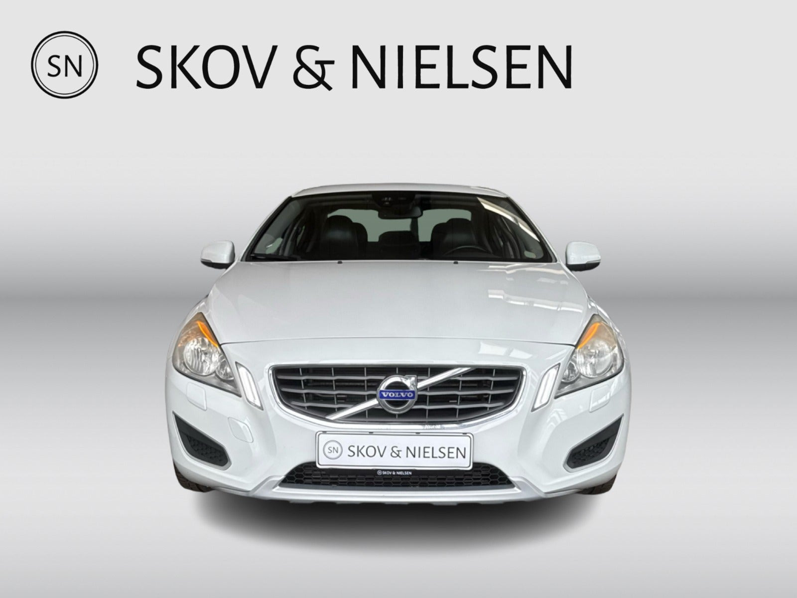 Hvid Volvo S60 fra 2010