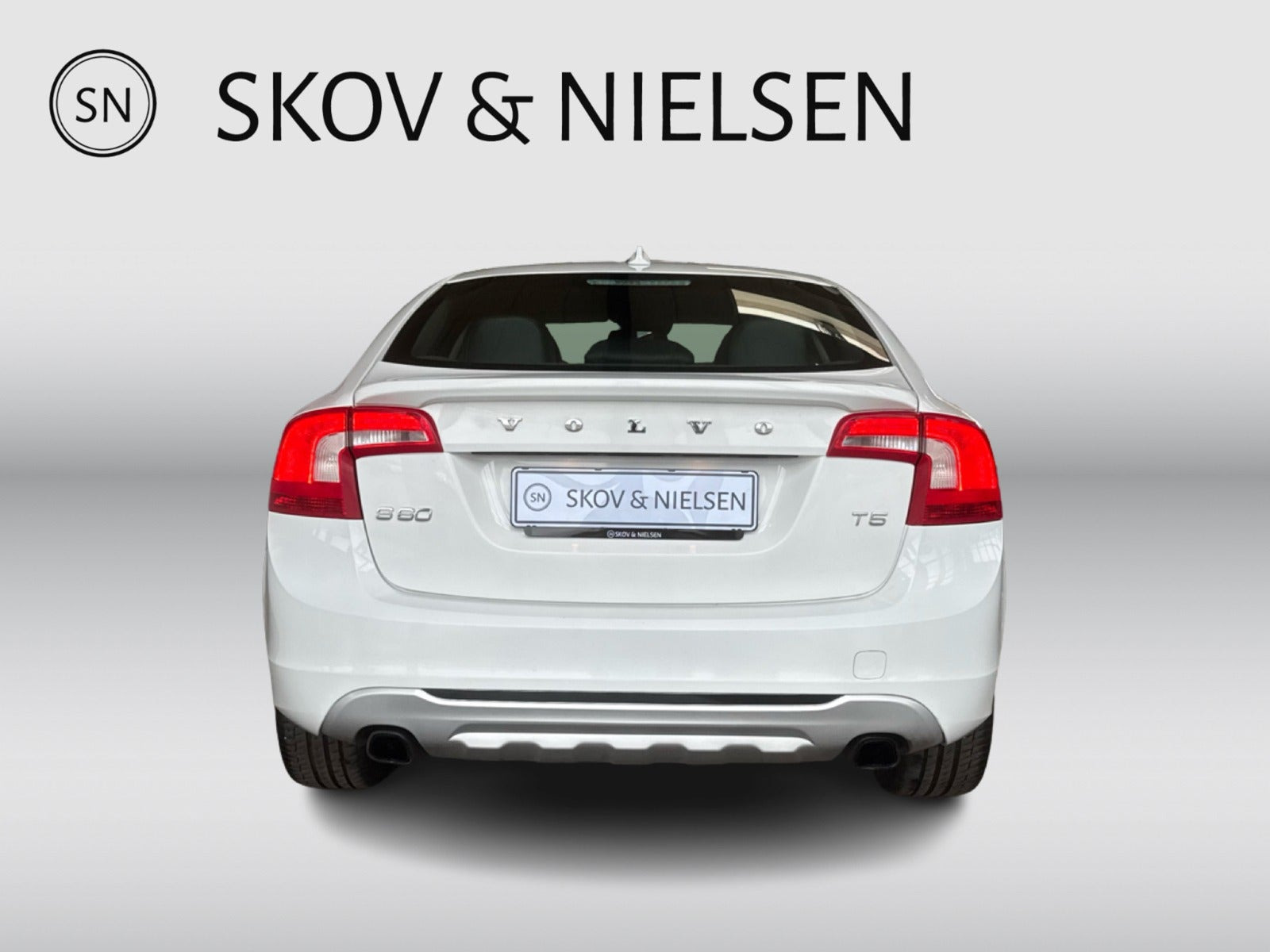 Hvid Volvo S60 fra 2010