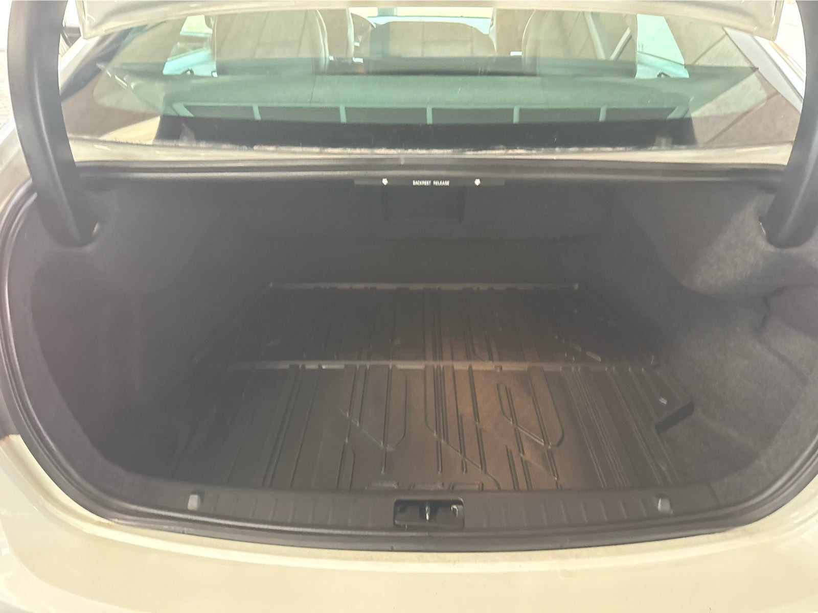 Hvid Volvo S60 fra 2010
