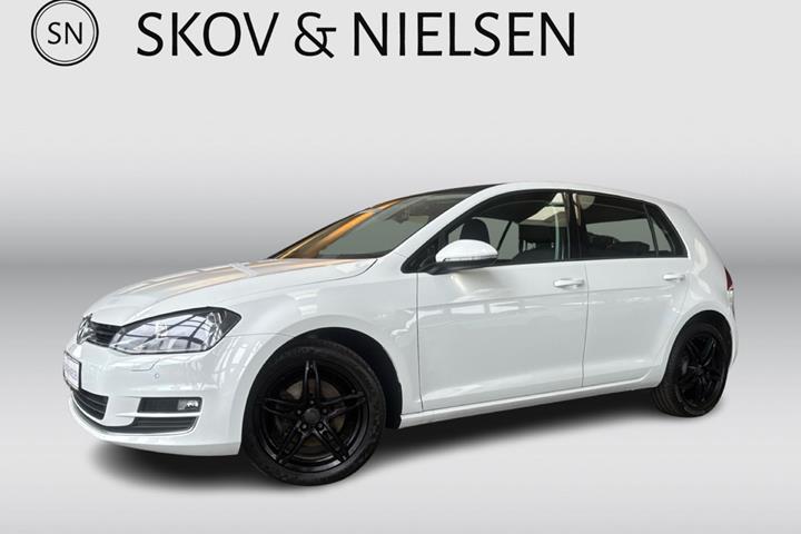 Hvid VW Golf VII fra 2015