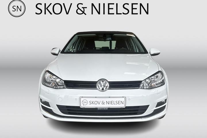 Hvid VW Golf VII fra 2015