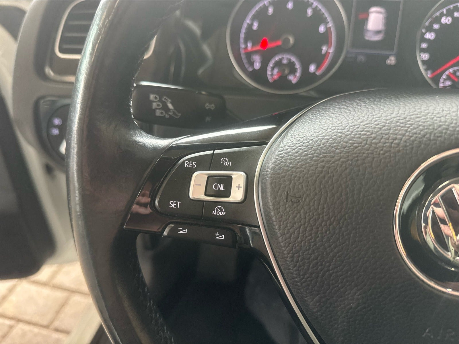 Hvid VW Golf VII fra 2015
