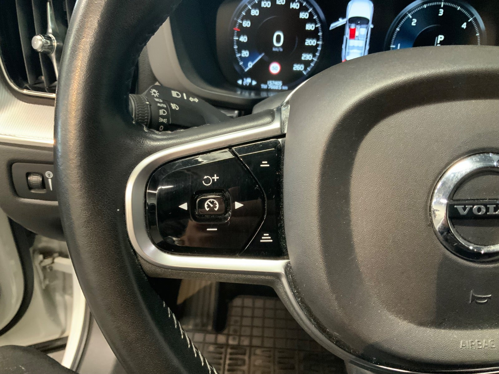 Hvid Volvo XC60 fra 2018