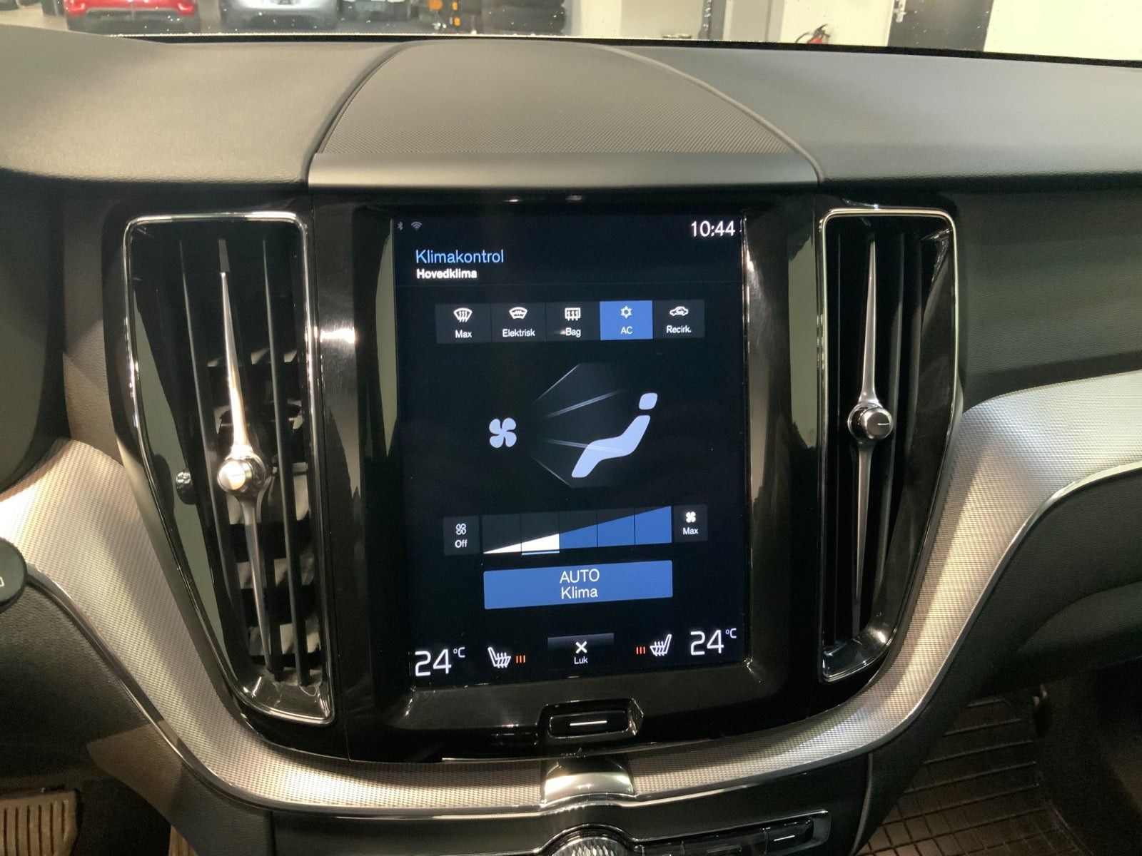 Hvid Volvo XC60 fra 2018