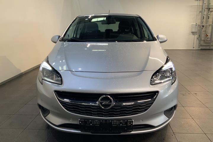 Sølv Opel Corsa fra 2019