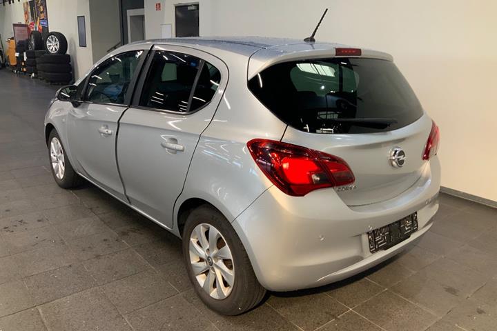 Sølv Opel Corsa fra 2019