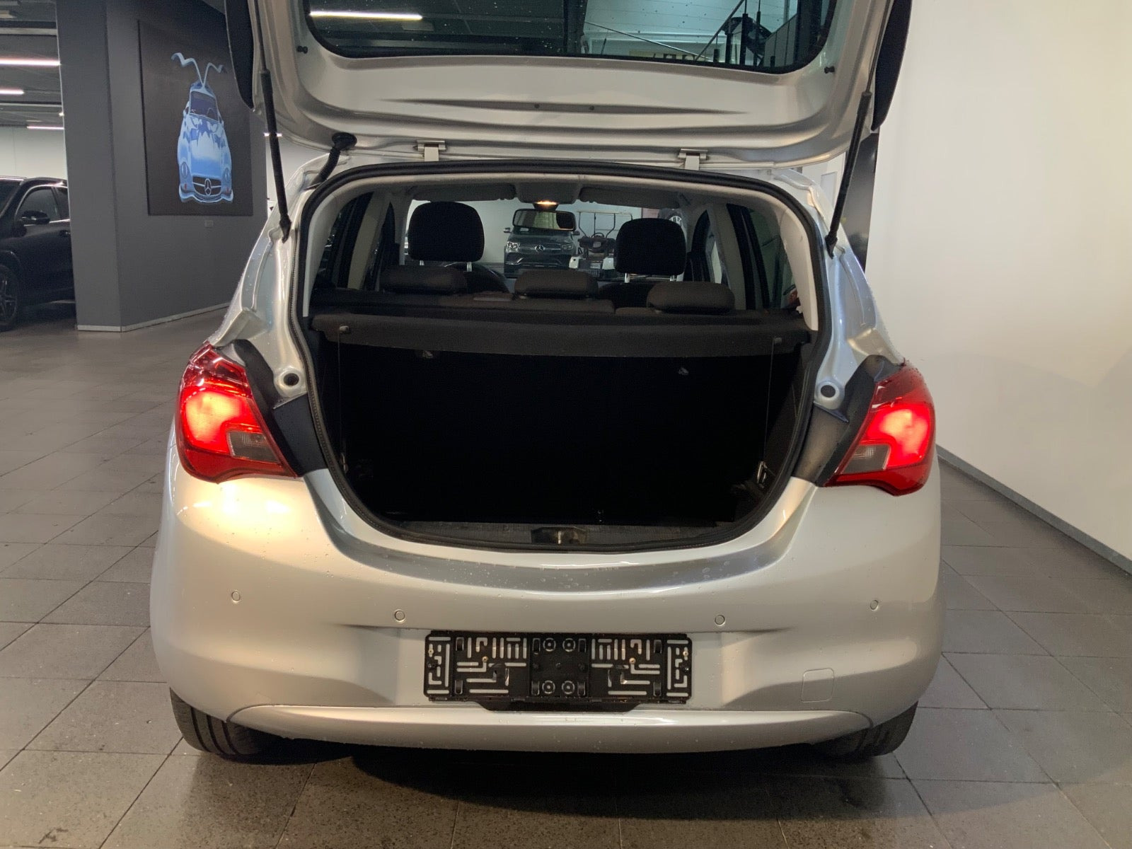 Sølv Opel Corsa fra 2019