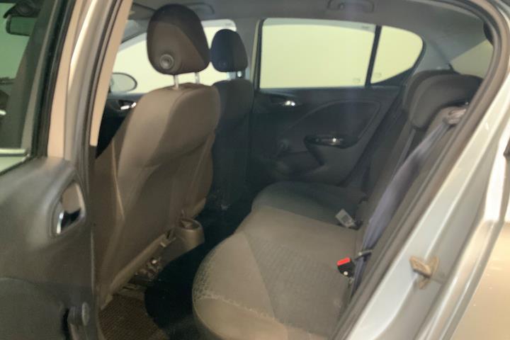 Sølv Opel Corsa fra 2019