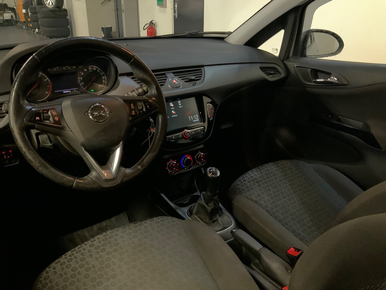 Sølv Opel Corsa fra 2019