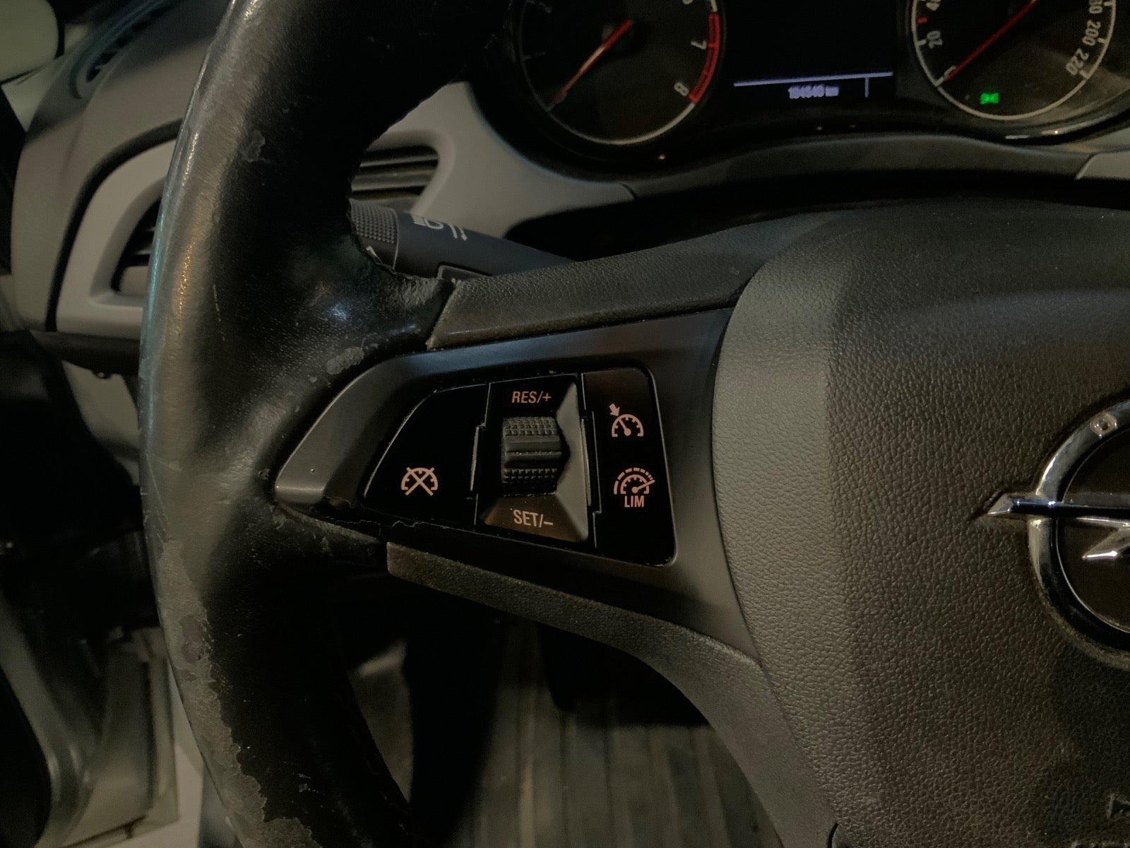 Sølv Opel Corsa fra 2019