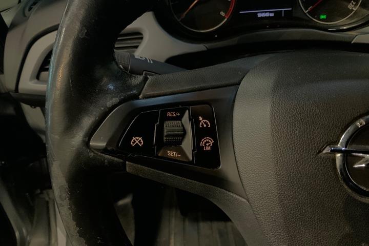 Sølv Opel Corsa fra 2019
