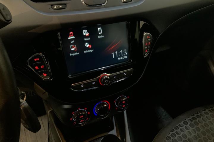 Sølv Opel Corsa fra 2019
