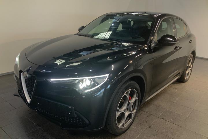 Sort Alfa Romeo Stelvio fra 2018