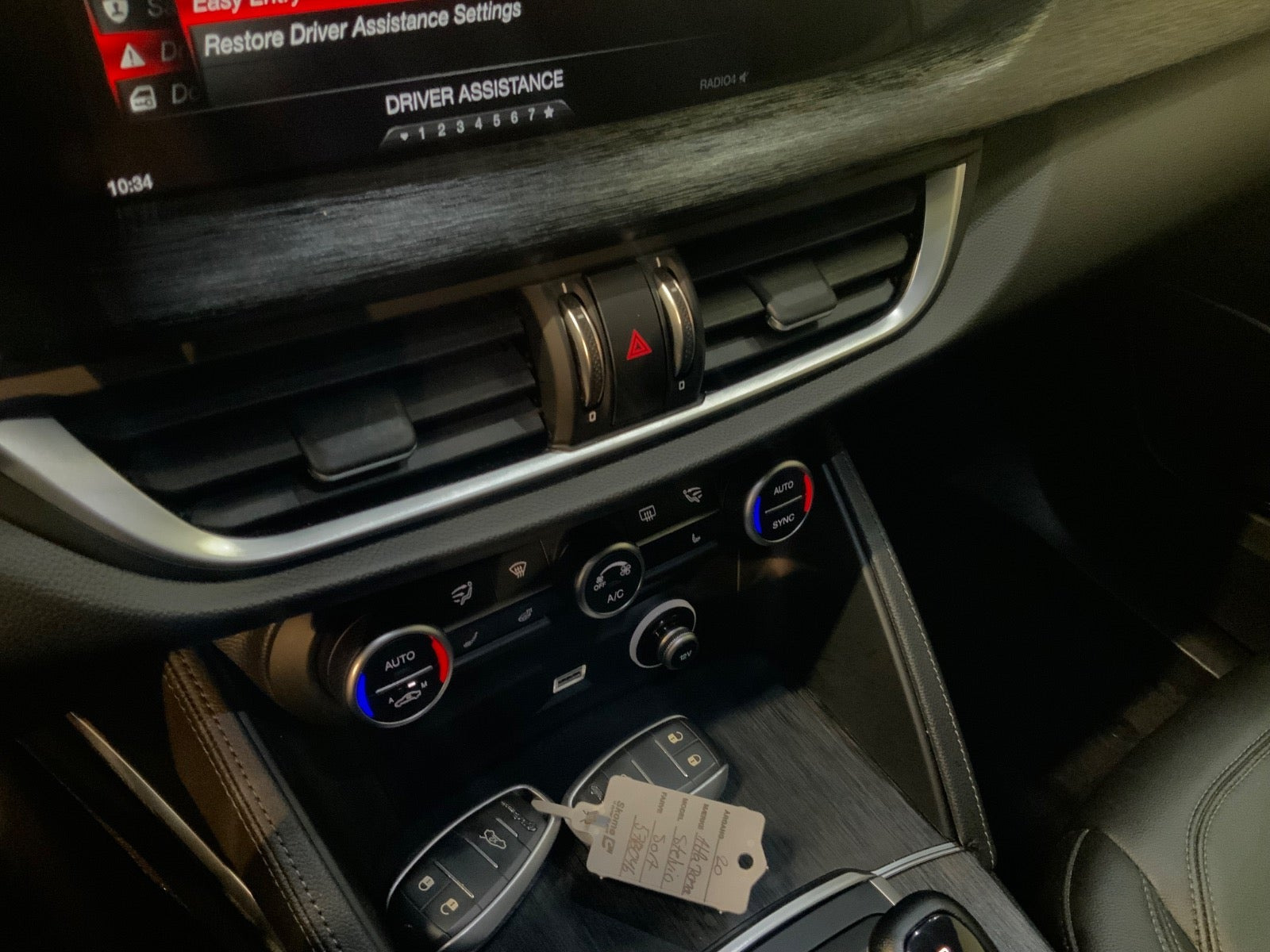 Sort Alfa Romeo Stelvio fra 2018