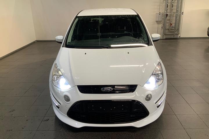 Hvid Ford S-MAX fra 2014