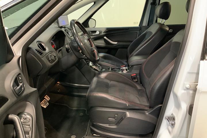 Hvid Ford S-MAX fra 2014