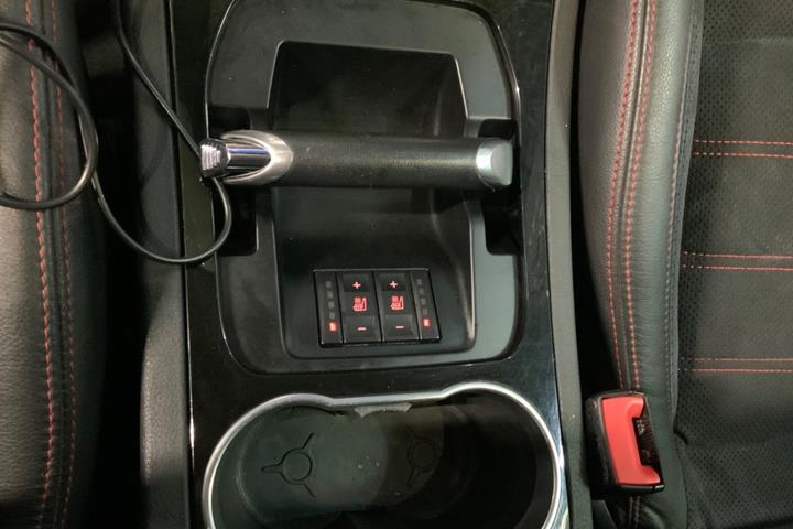Hvid Ford S-MAX fra 2014