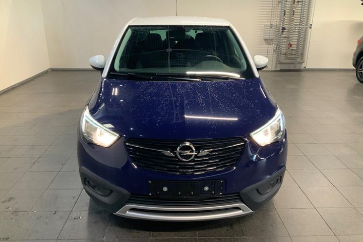 Blå Opel Crossland X fra 2017