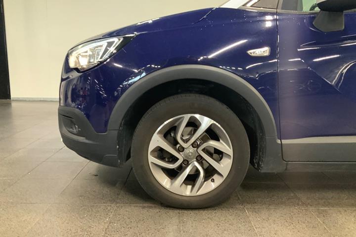 Blå Opel Crossland X fra 2017