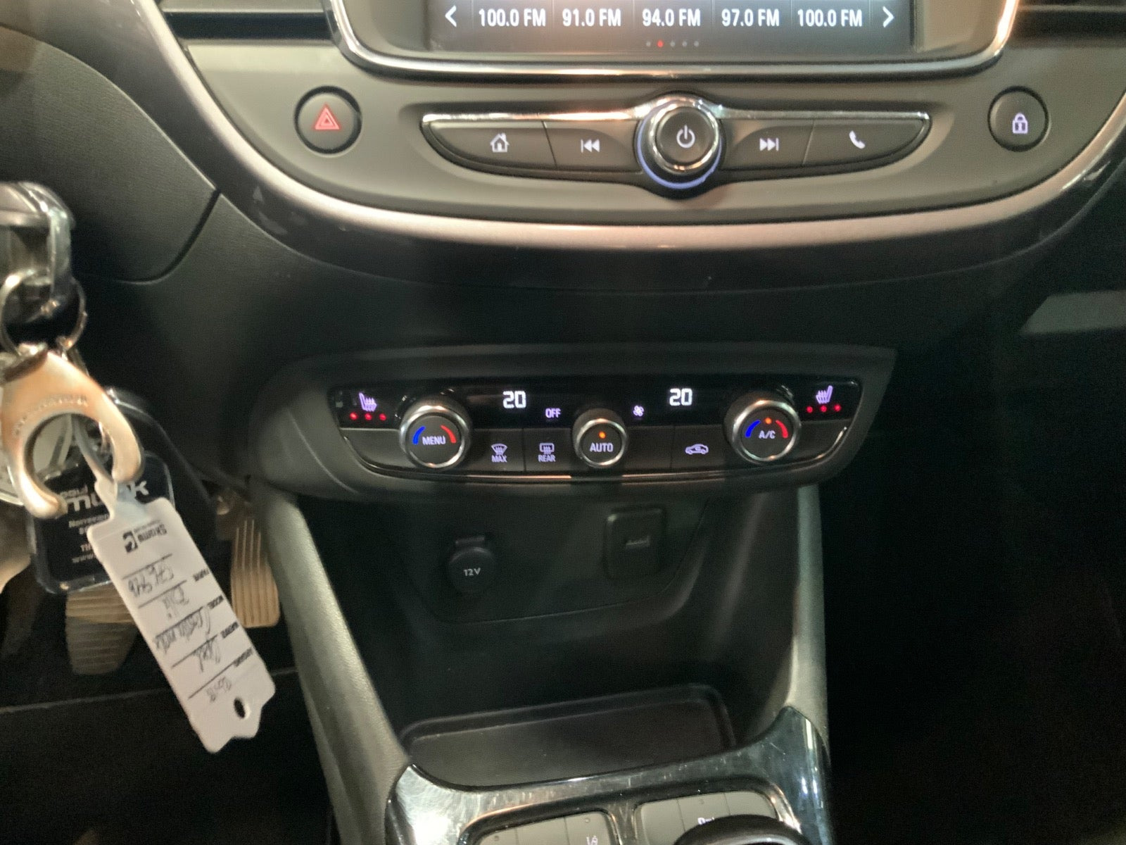 Blå Opel Crossland X fra 2017