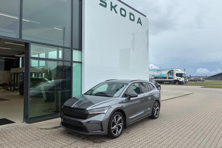 Grå Skoda Enyaq fra 2023