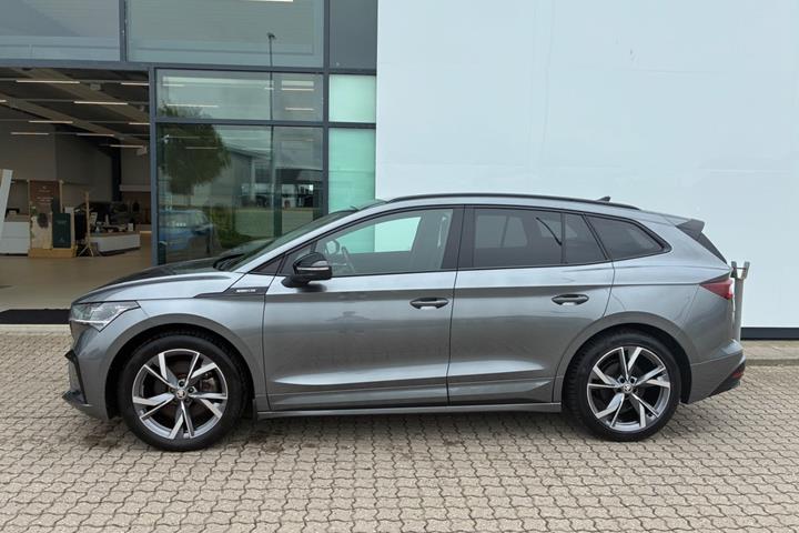 Grå Skoda Enyaq fra 2023