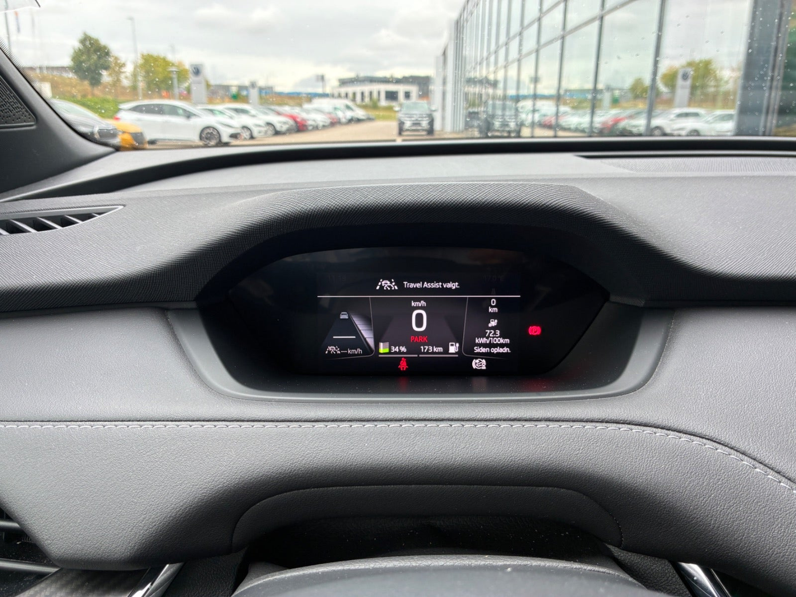 Grå Skoda Enyaq fra 2023