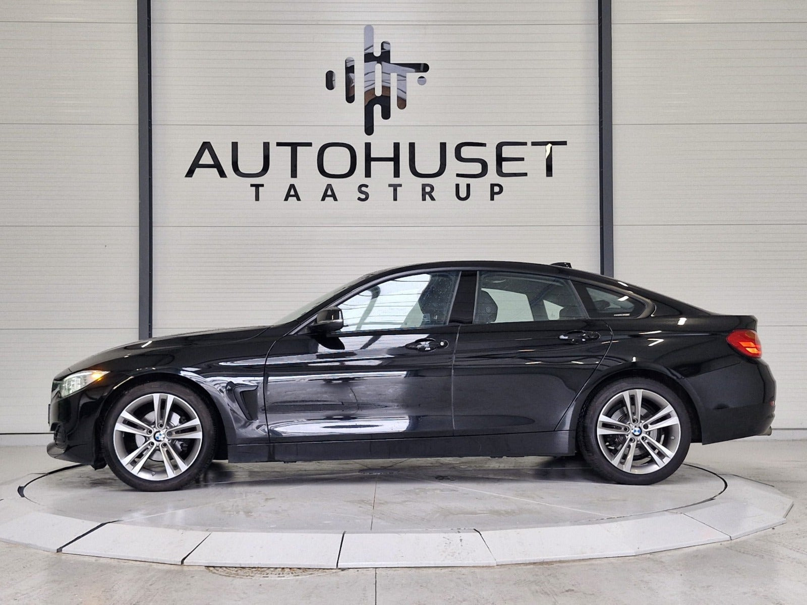 Sort BMW 420i fra 2016