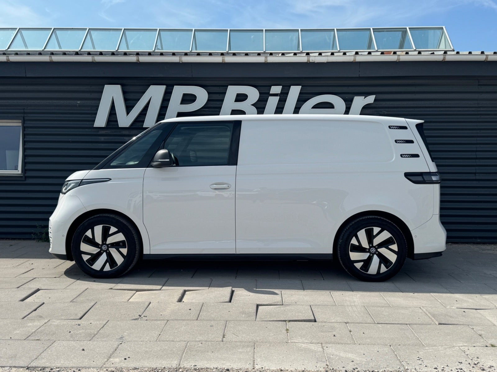 Grøn VW ID.Buzz fra 2024