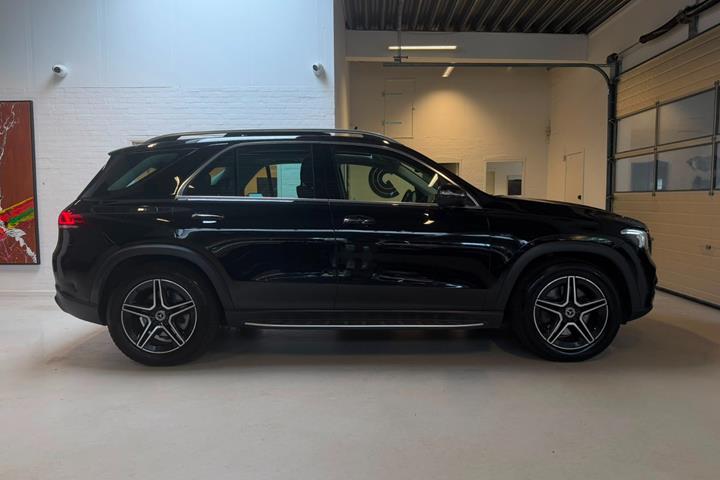 Sort Mercedes GLE350 de fra 2021