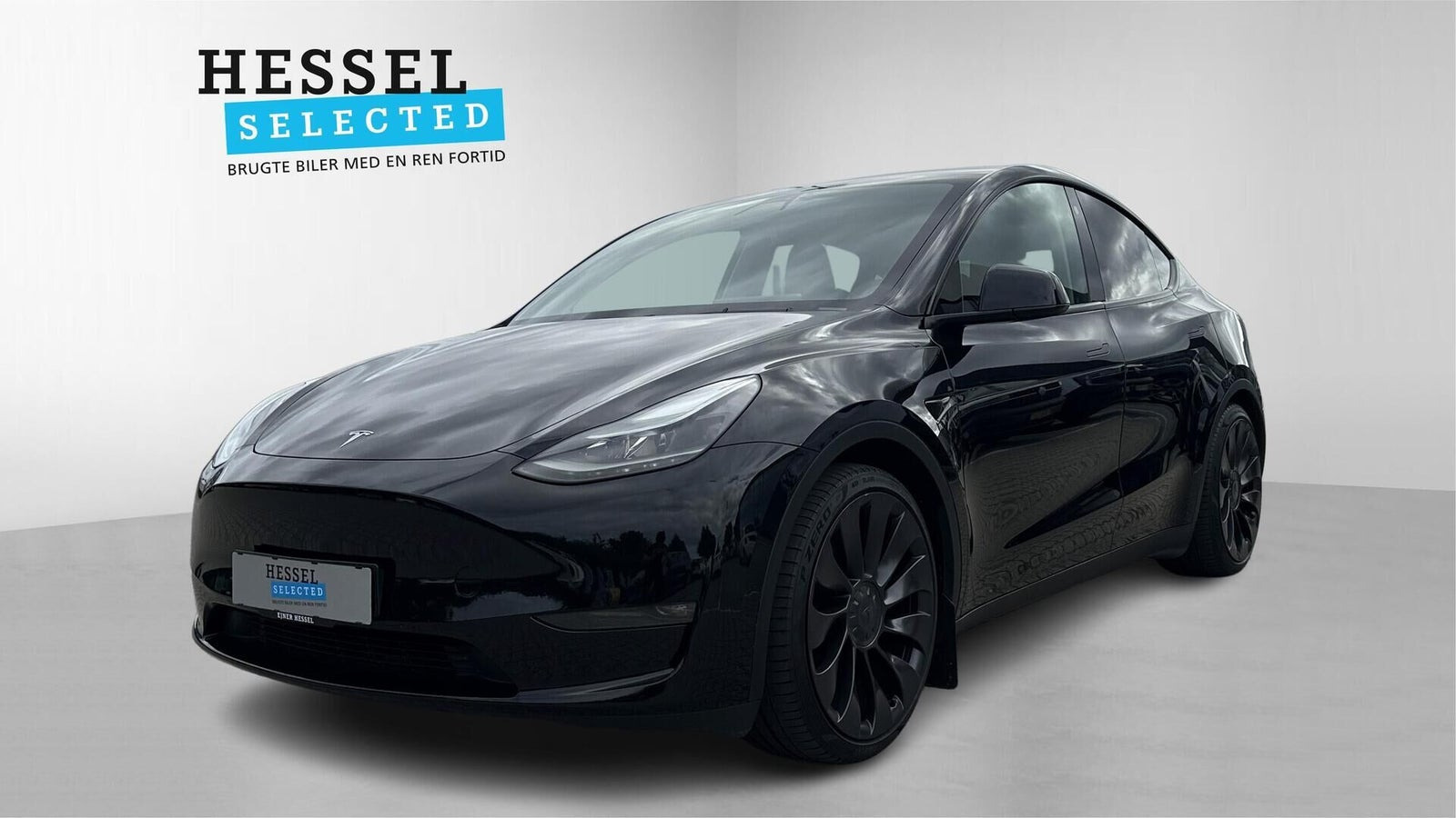 Sort Tesla Model Y fra 2023