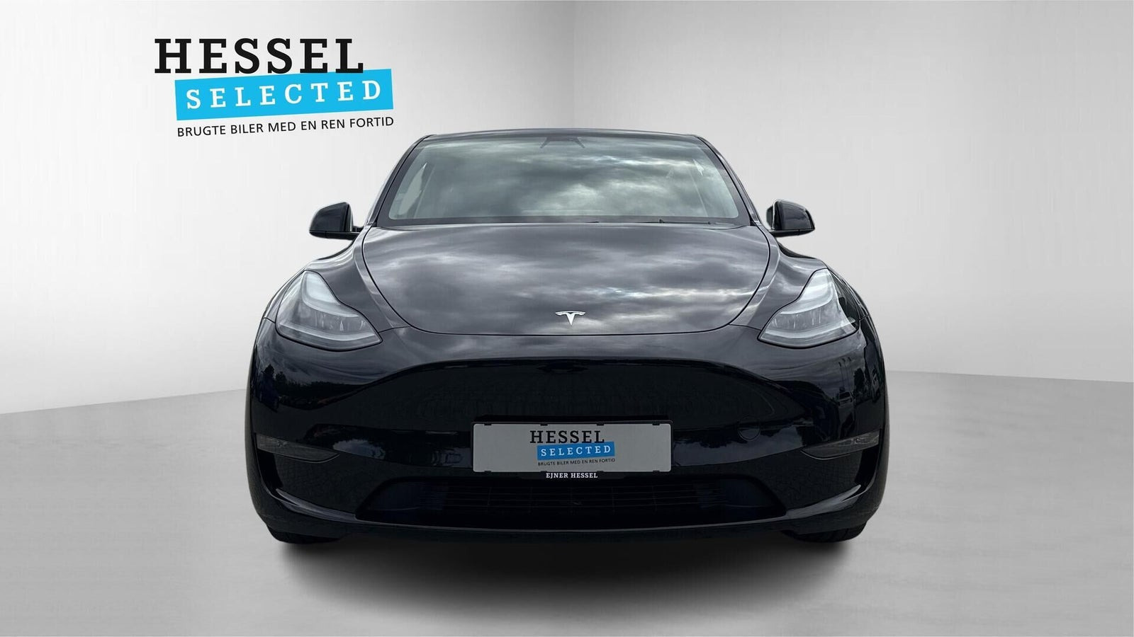 Sort Tesla Model Y fra 2023