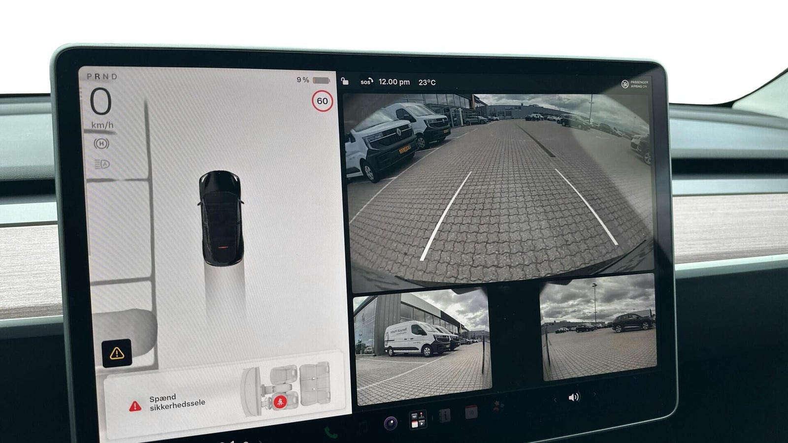 Sort Tesla Model Y fra 2023