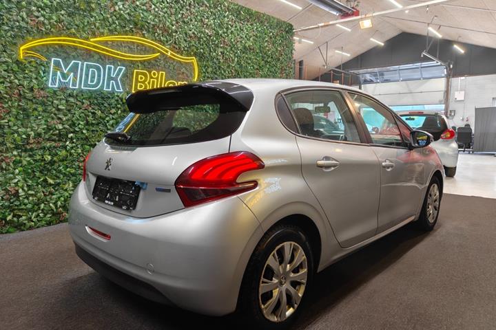 undefined Peugeot 208 fra 2016