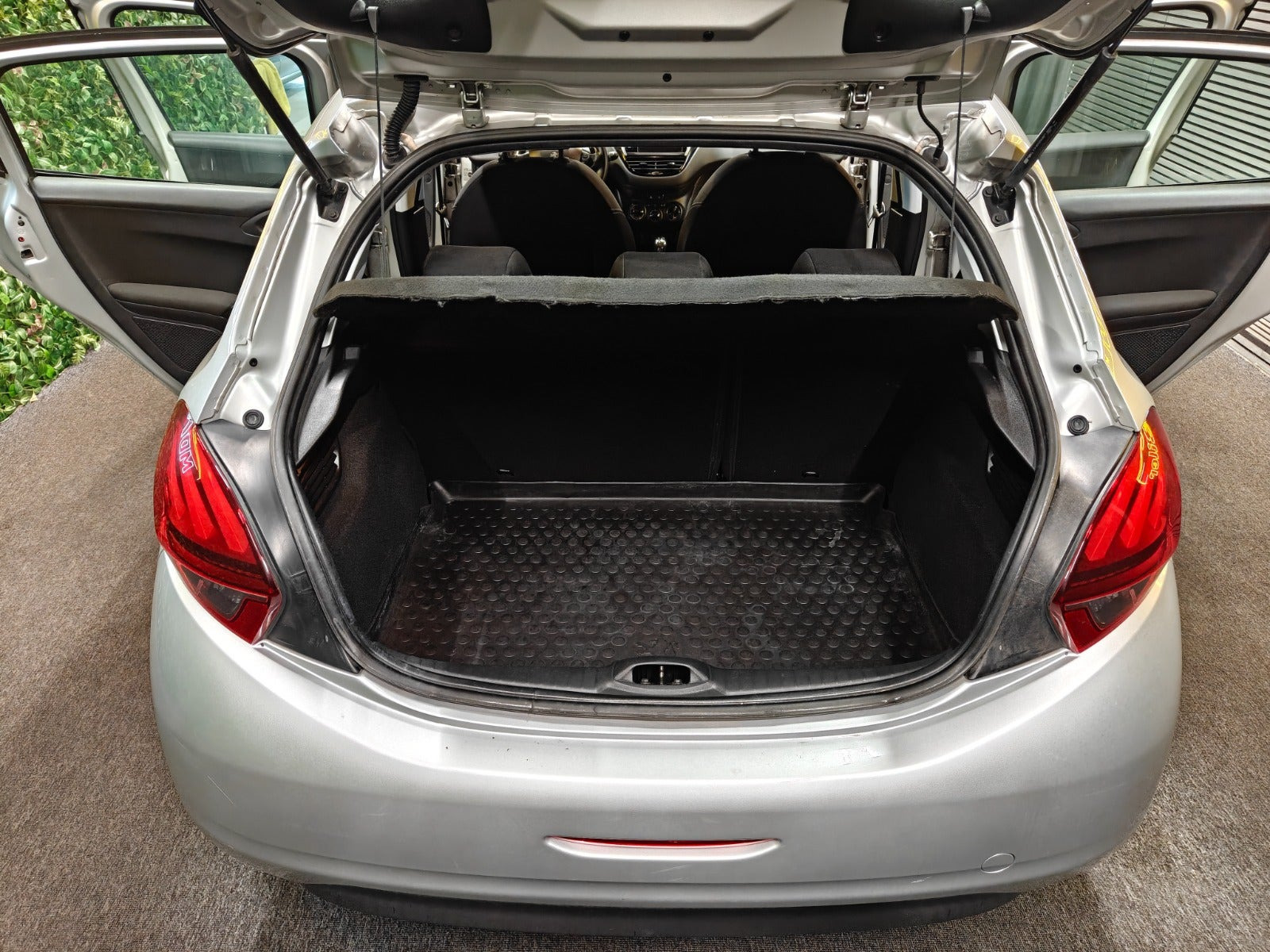 undefined Peugeot 208 fra 2016
