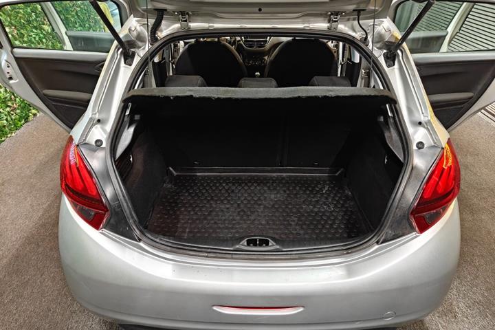 undefined Peugeot 208 fra 2016