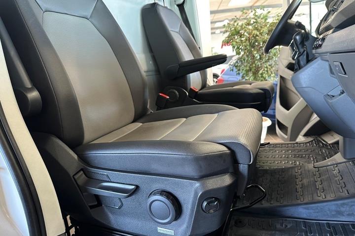 Hvid VW Crafter 35 fra 2023