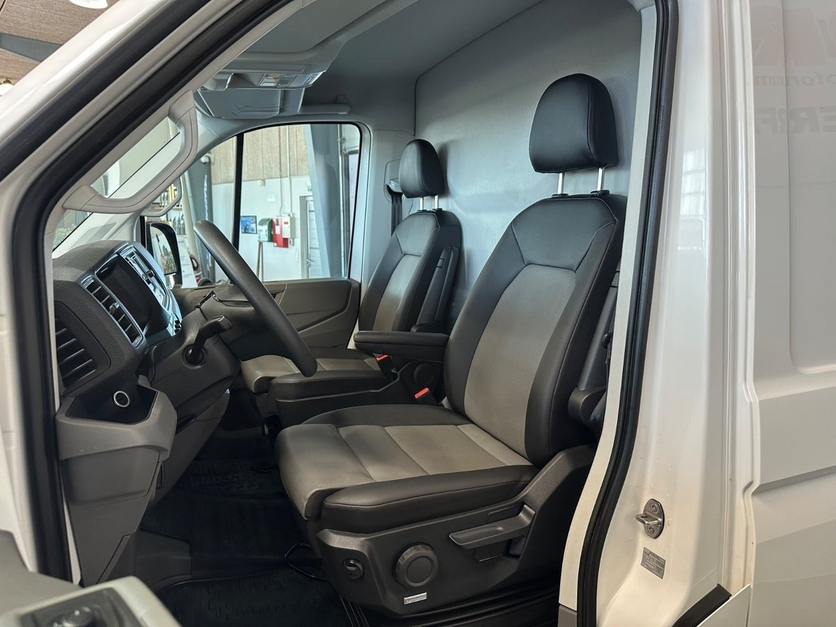 Hvid VW Crafter 35 fra 2023